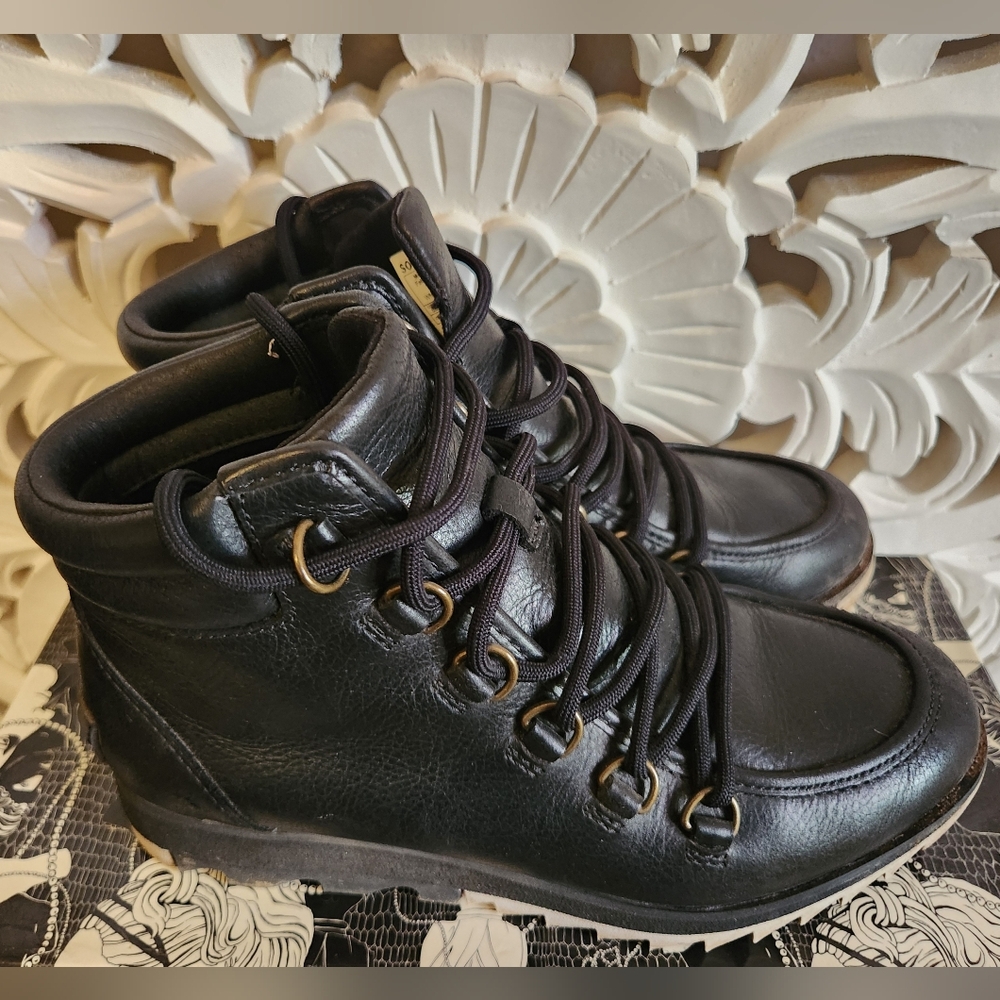 Sorel Black Leather Hiking Boots